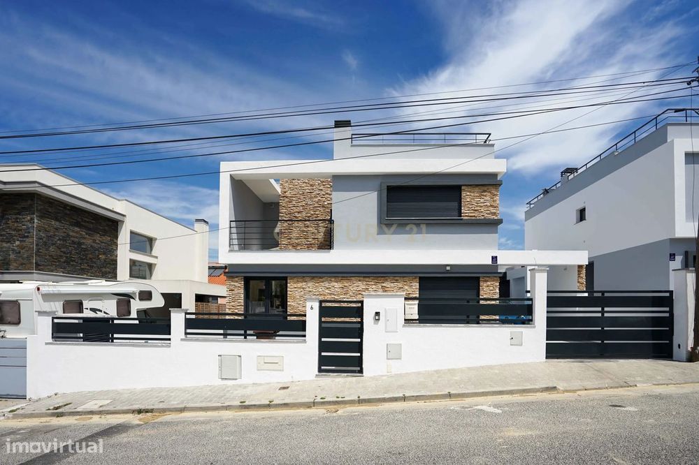 Fantástica Moradia V4+1 com piscina na Quinta de Valadares/Marisol
