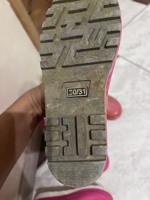 Гумачки на дівчинку