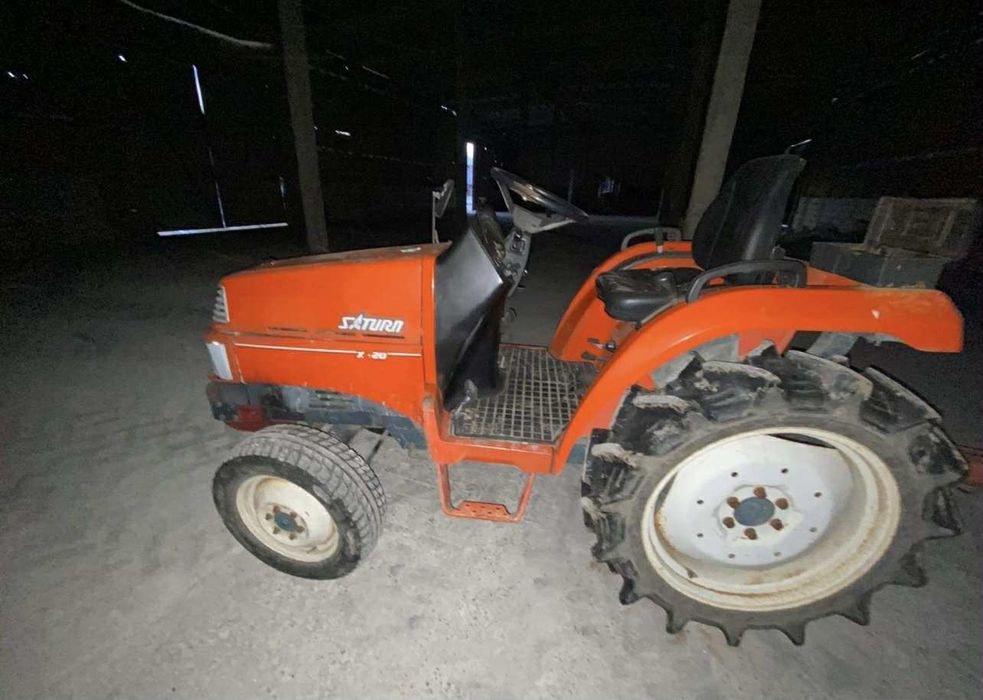Ciągnik ogrodniczy Kubota Saturn X20 w zestawie z osprzetem