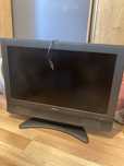 Telewizor SHARP z pilotem