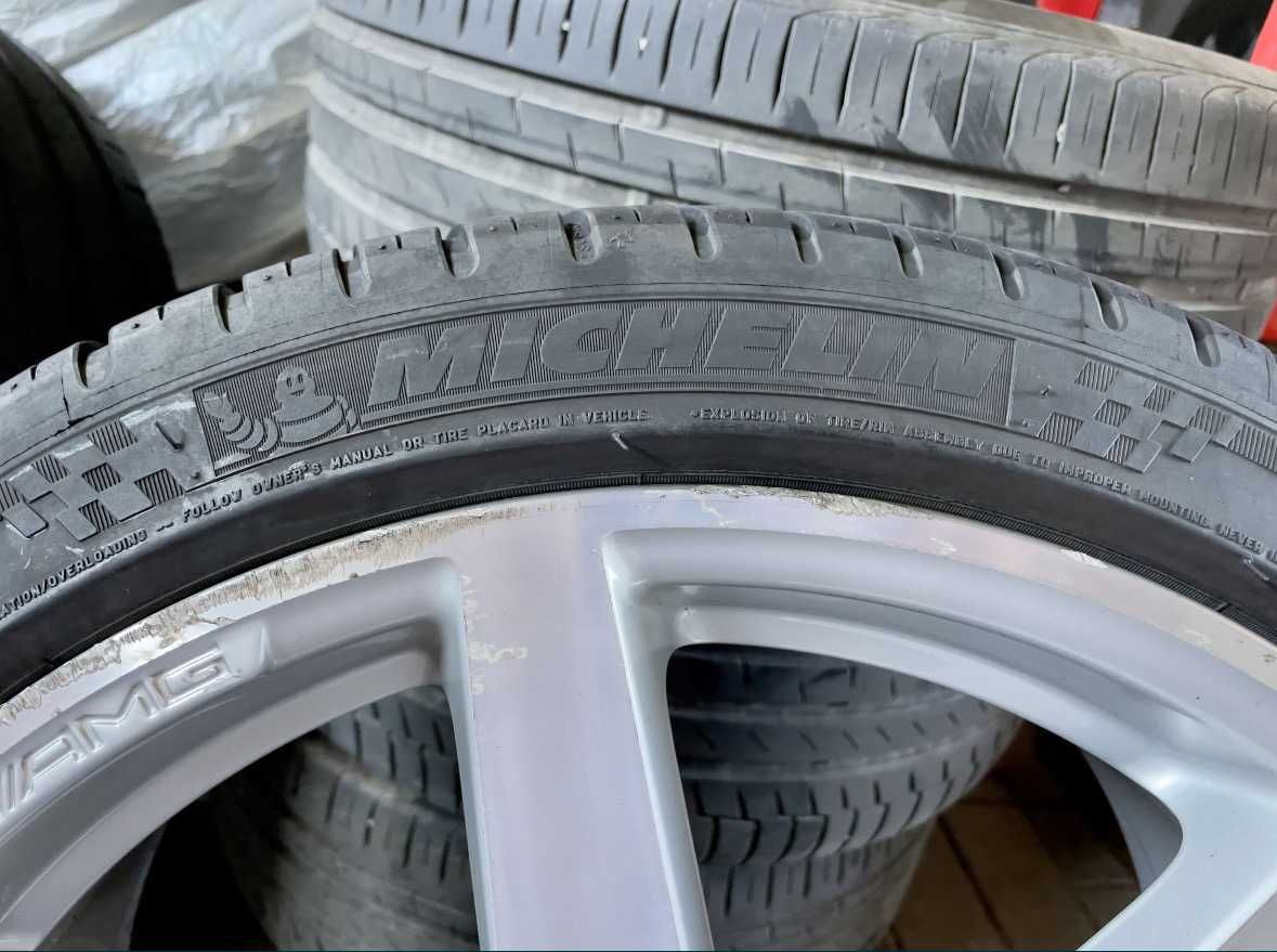 Диски різноширокі Mercedes AMG з літніми шинами 225/40 R18, ET50, ET54