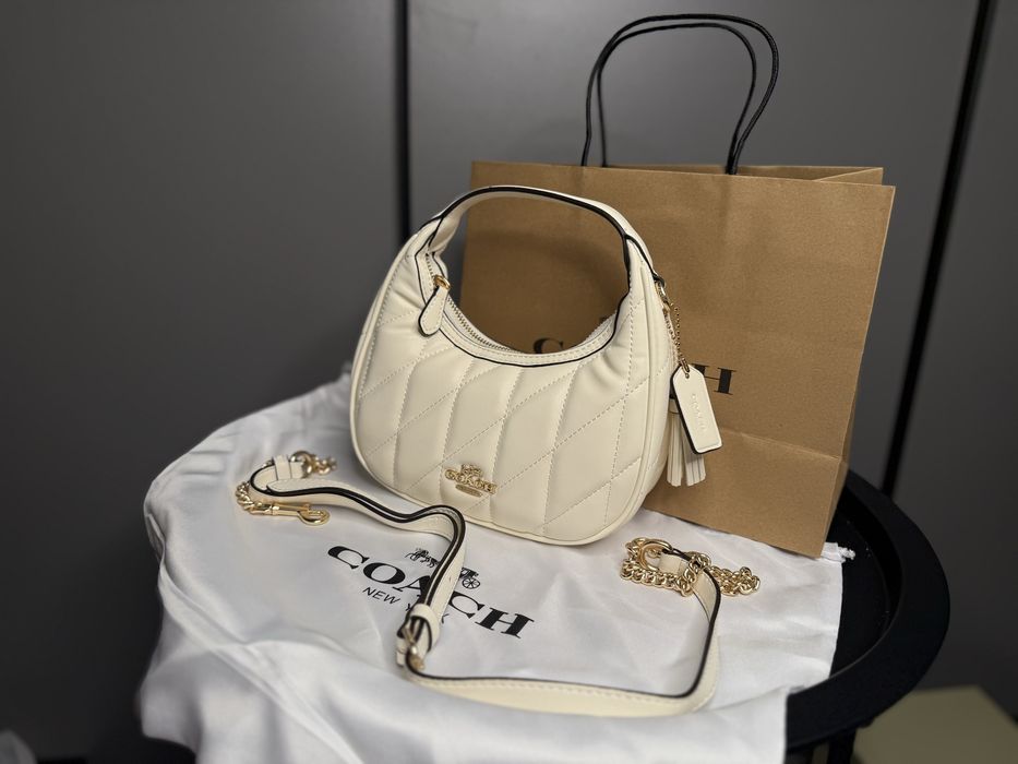 Кожаная сумка женская COACH Quilted Shoulder Bag