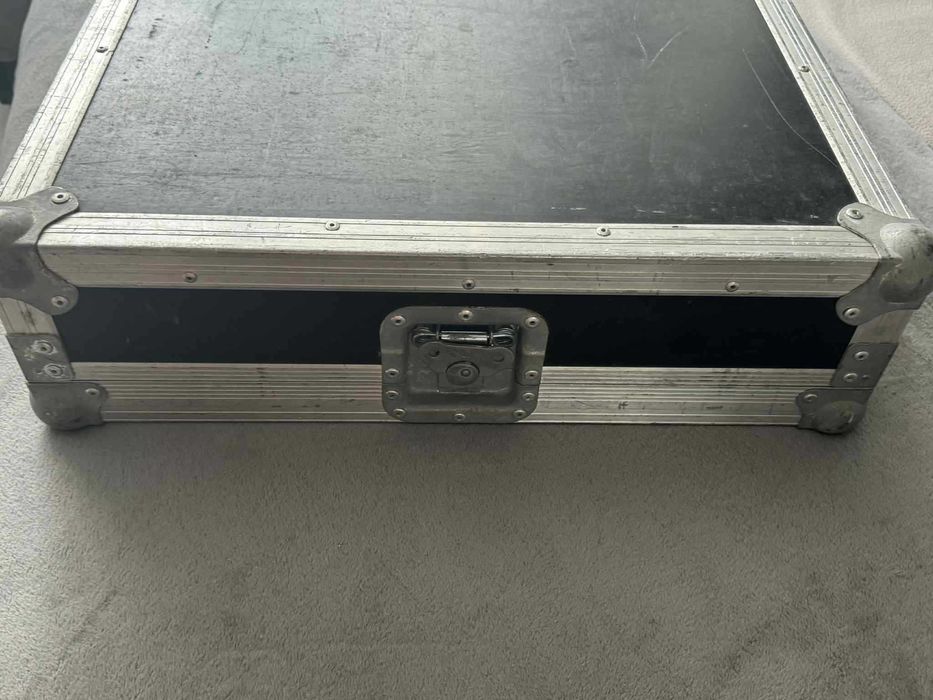 Case DJ/SCENA monitor lub sterownik