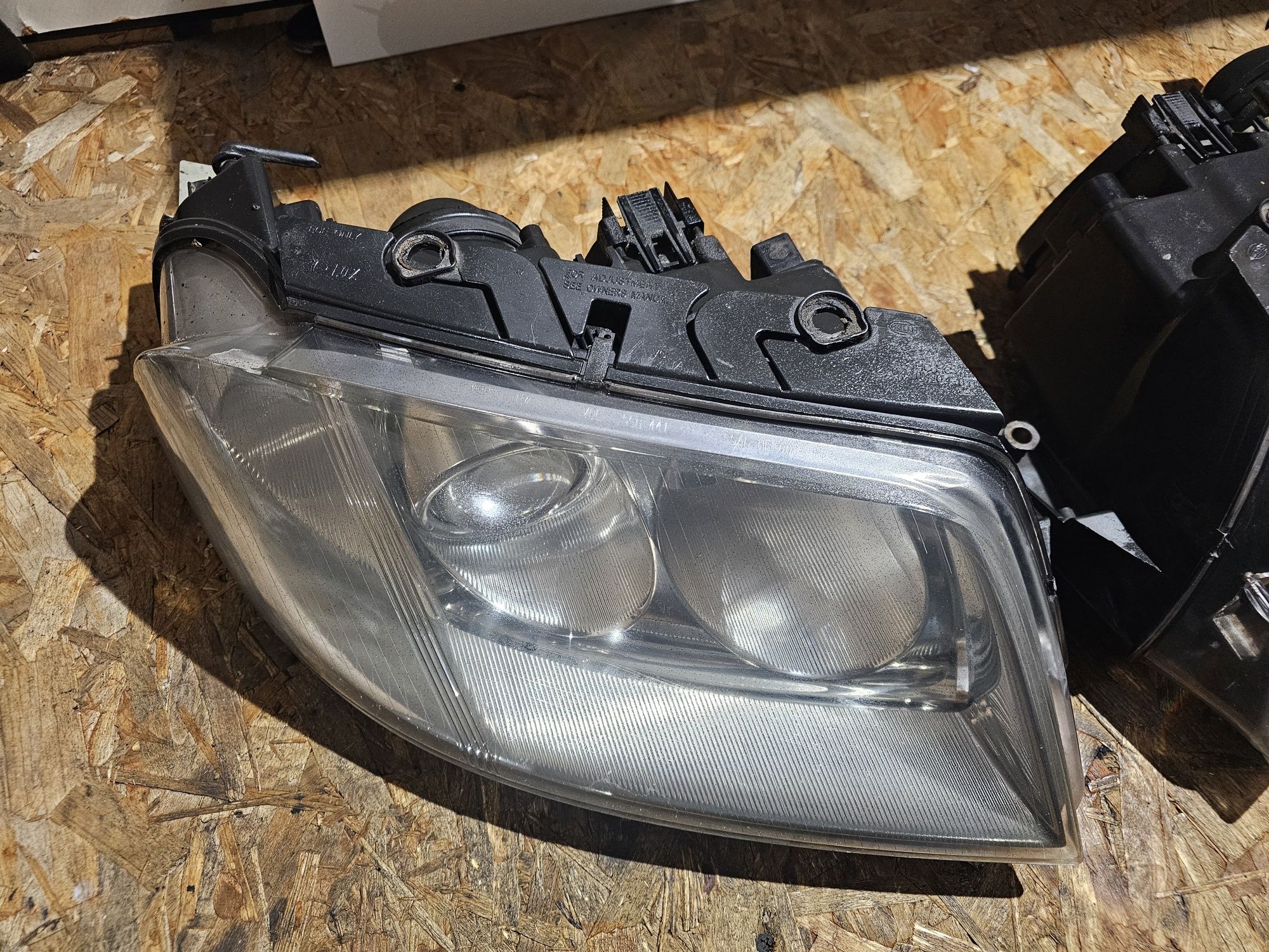 Reflektor lampa przód przednia prawa lewa Volkswagen Passat B5 FL Eu