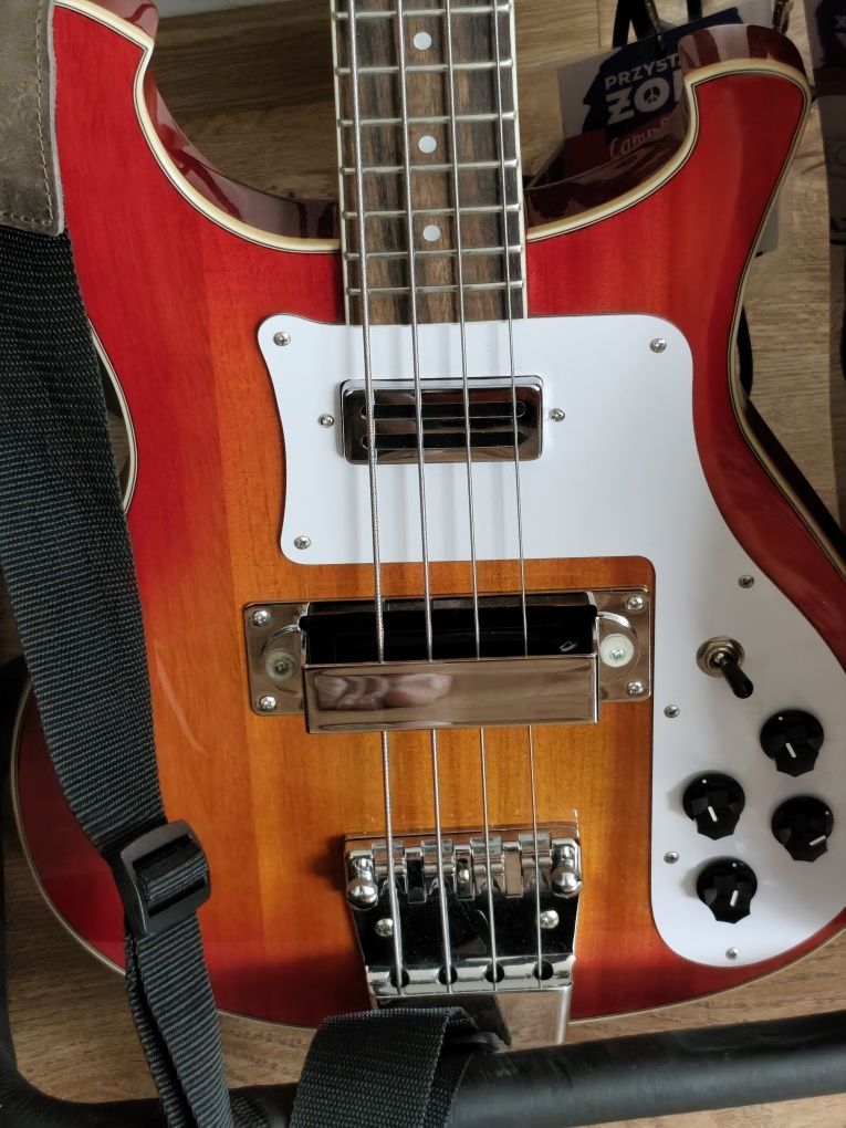 Gitara basowa Harley benton