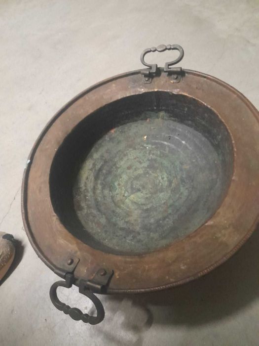 Braseira antiga em cobre
