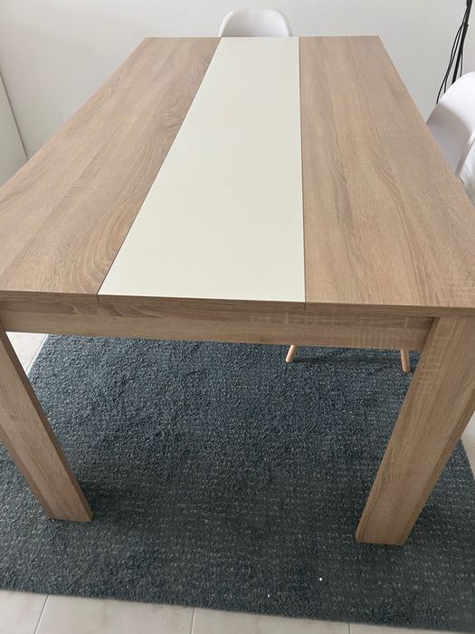 Mesa de refeições como nova