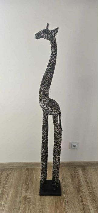 Rzeźba drewniana żyrafa obita materiałem