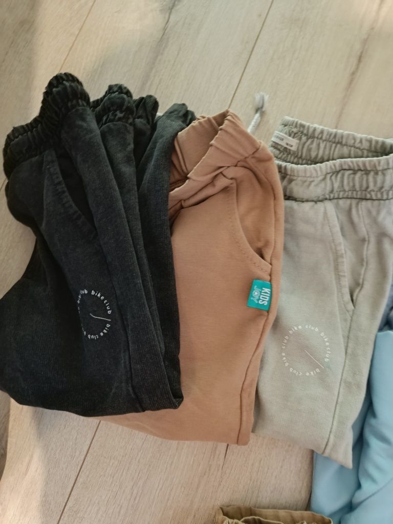 Zestaw paka  ubrań chłopięcych 98cm