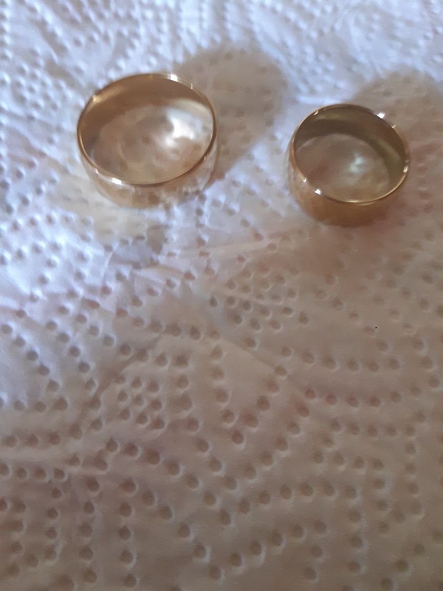 Conjunto de alianças novas