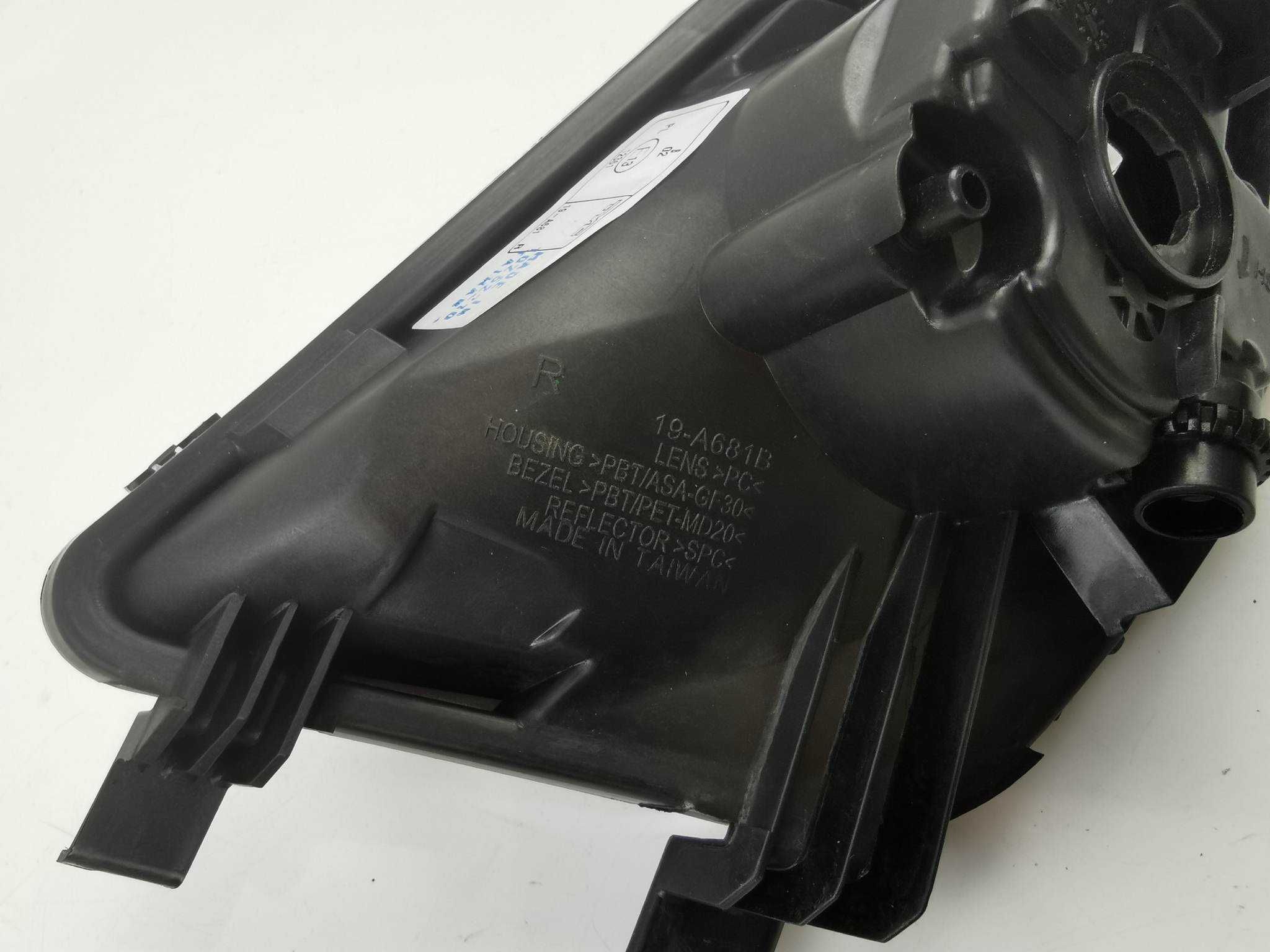 Halogen przeciwmgielny prawy Peugeot 308 SW I CC NOWY