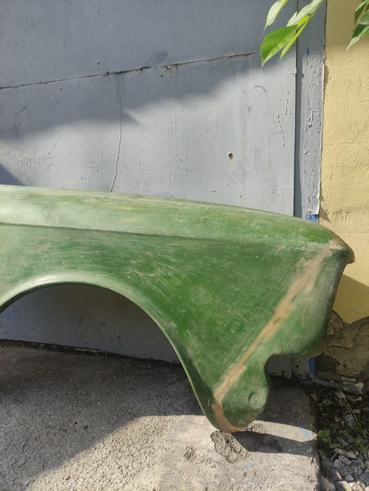 Продам крило Москвич