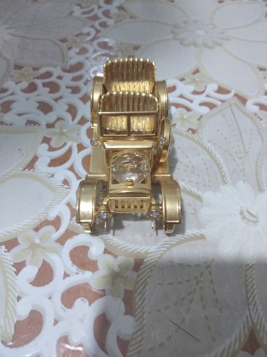 продам игрушечную машинку