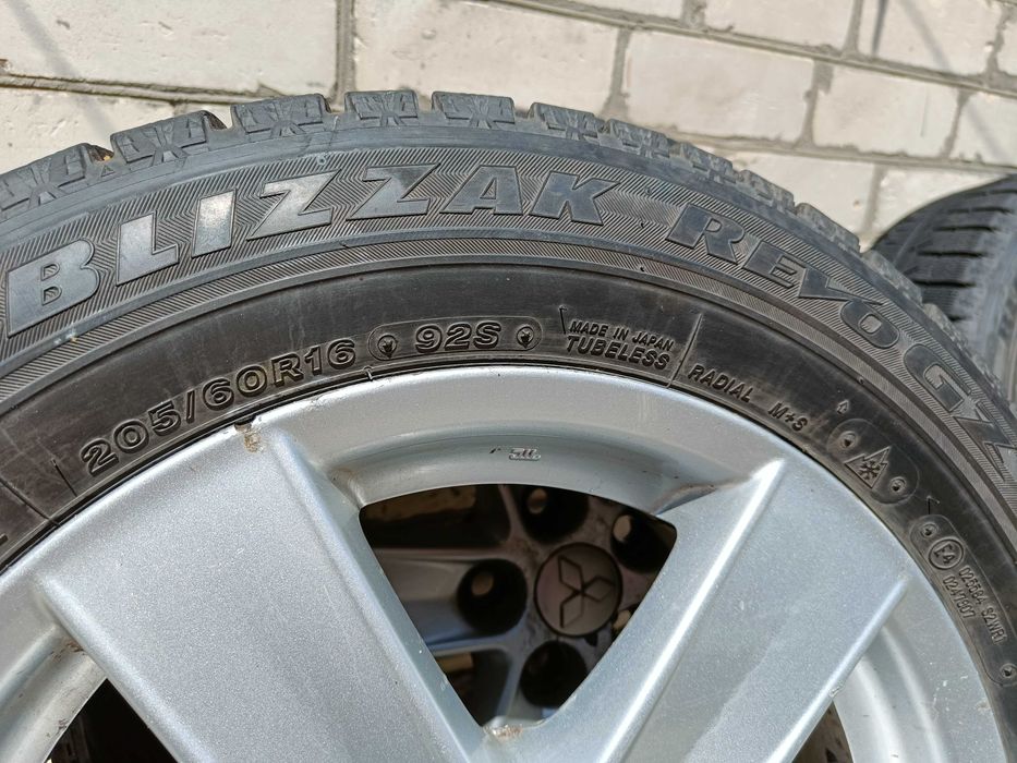 Резина 205/60 R16 Bridgestone Blizzak Revo GZ зима+ диски лит Lancer X