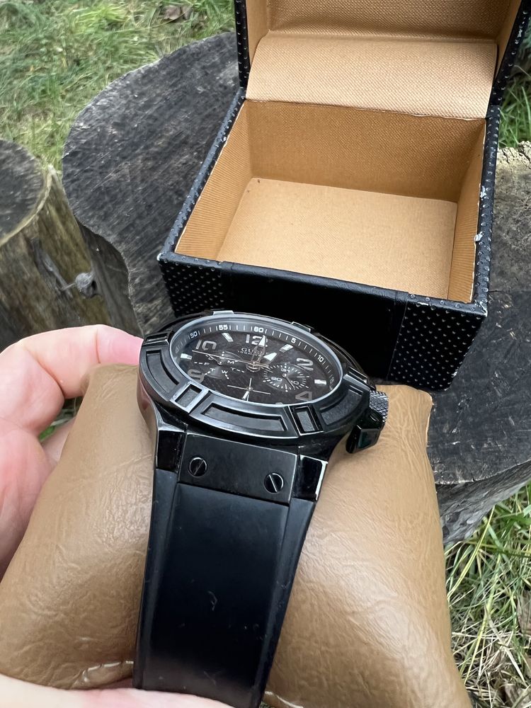 Мужские часы guess