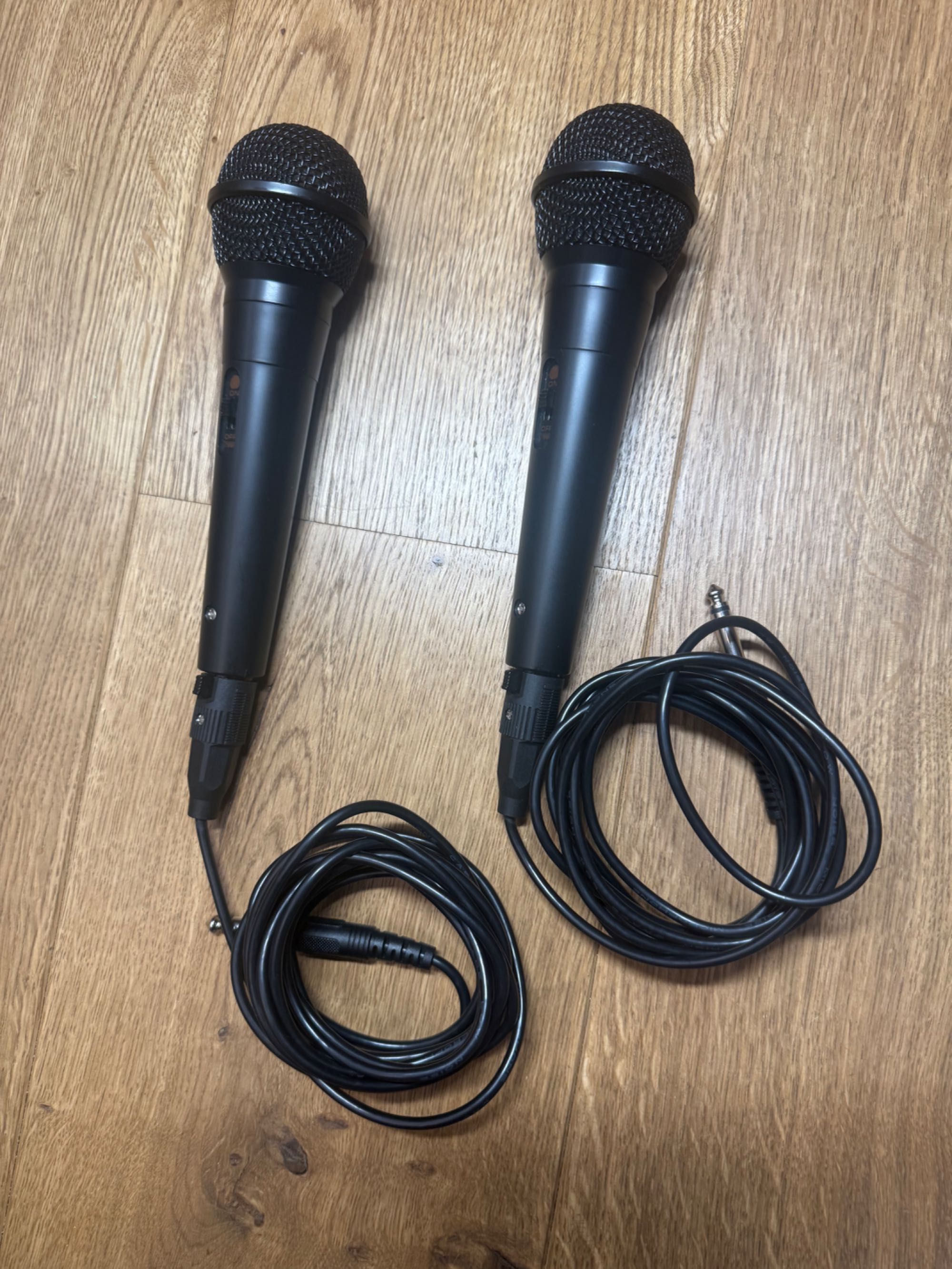 Vonyx SBS55B z 2 mikrofonami, Bluetooth i efektem świetlnym