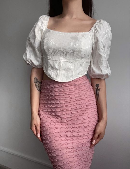 Missguided M/38 bluzka z tłoczonego materiału wiskoza 37%