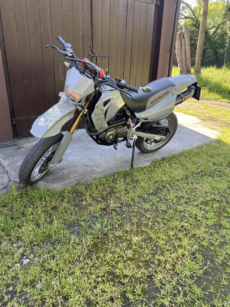 Hyosung xrx 125 supermoto