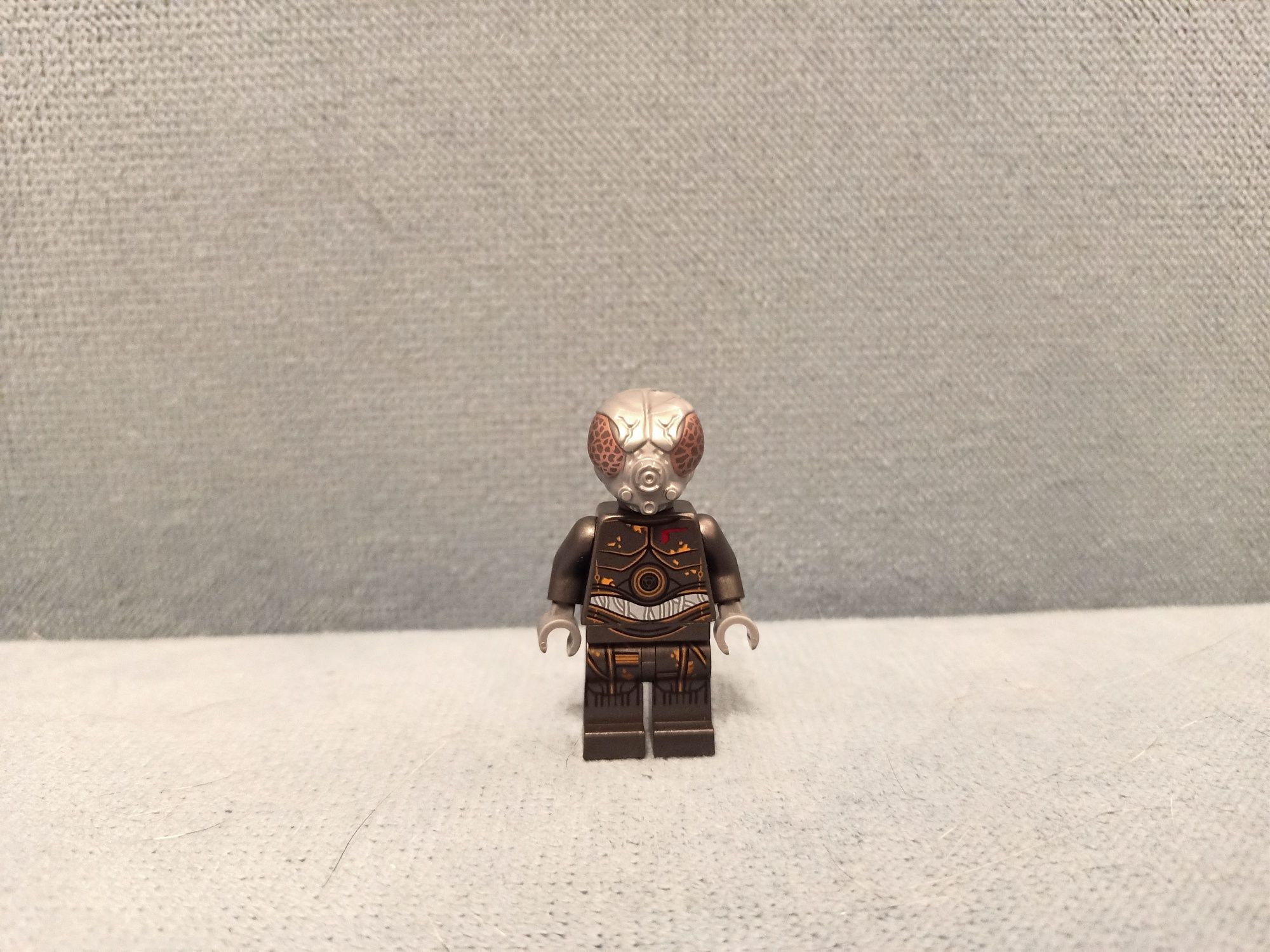 Figurka Lego 4-LOM