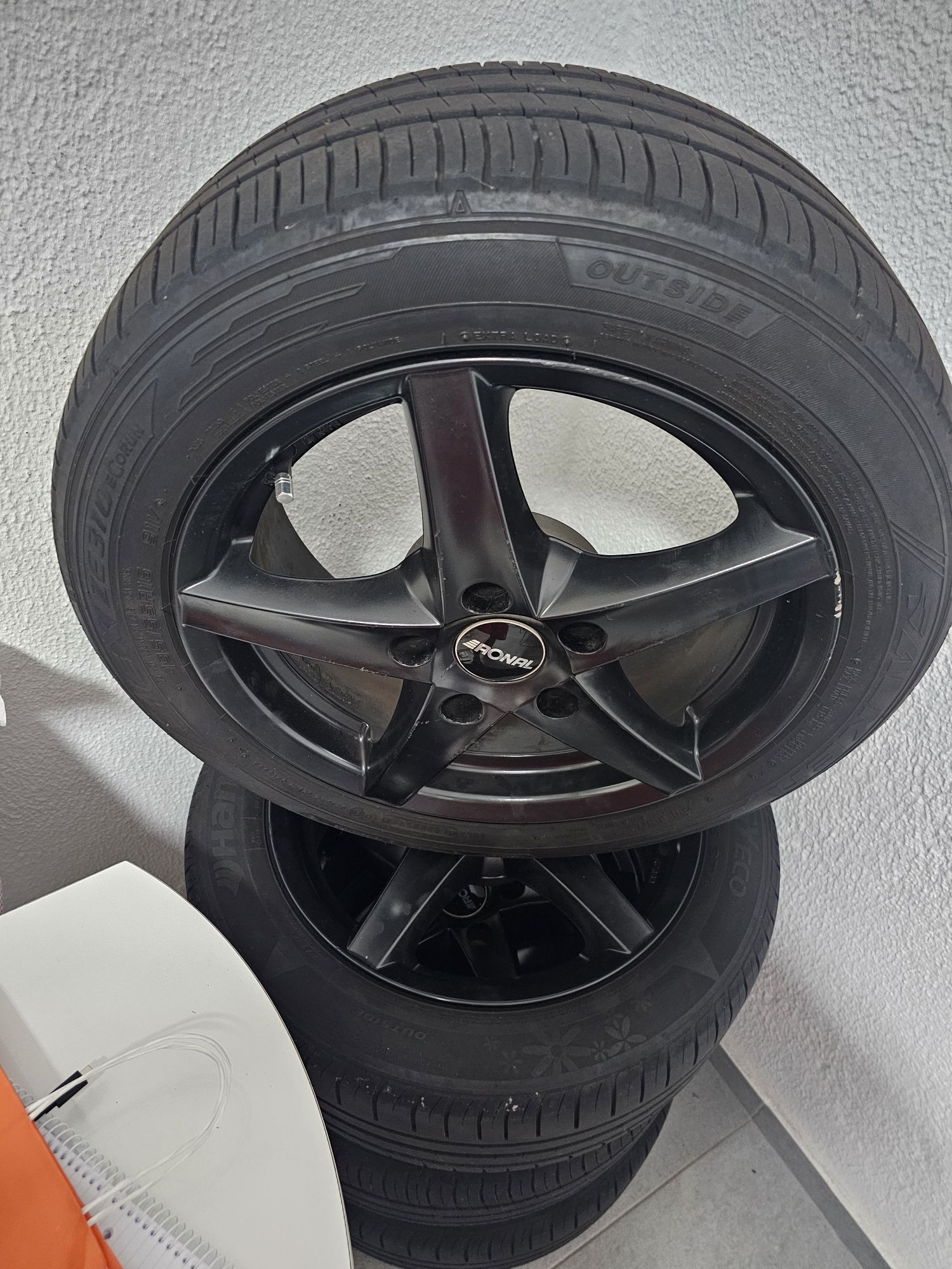 Jantes de cor preta  16 bmw