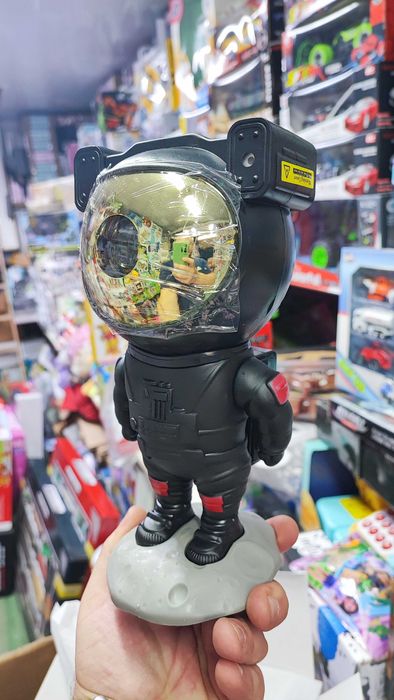 Нічник проектор космонавт зоряне небо австронавт