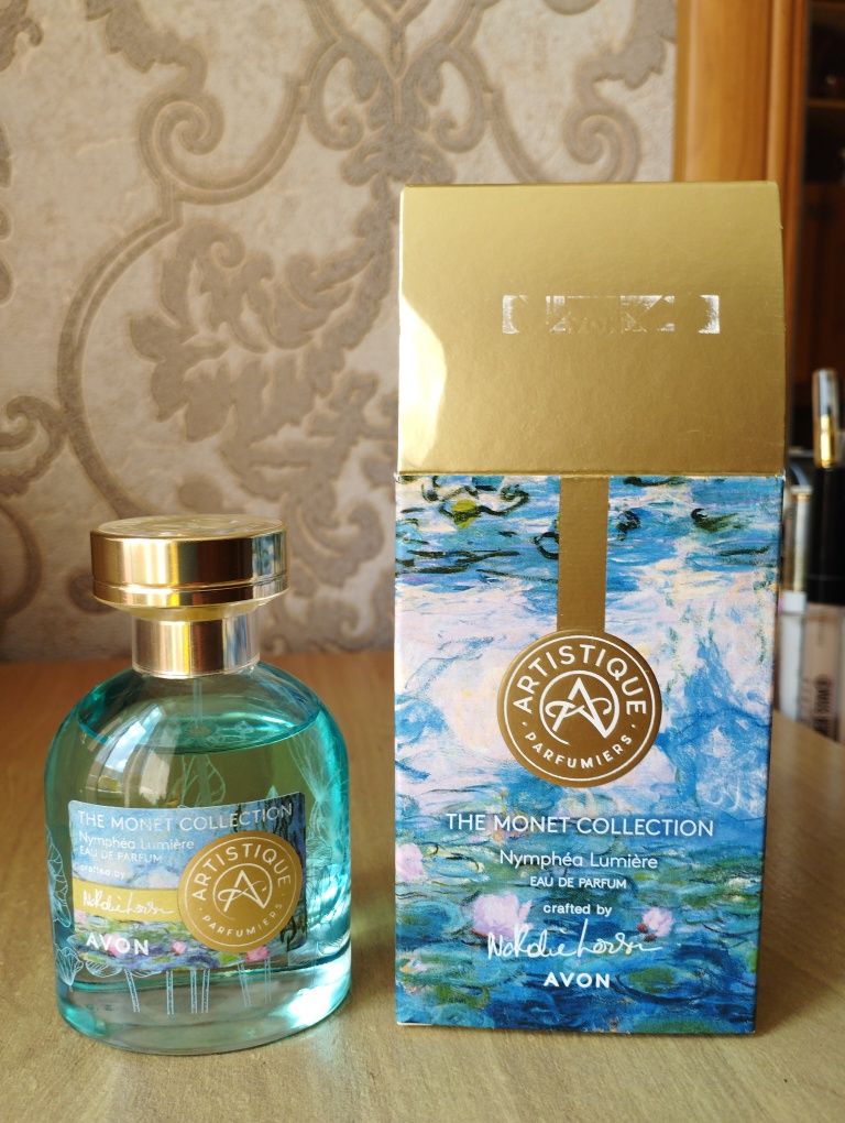 Avon Artistique Nymphea Lumiere