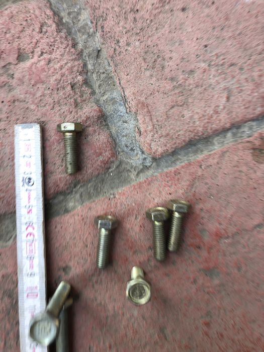 Śtuby m8 zlote galwanizowane ESKA 8.8