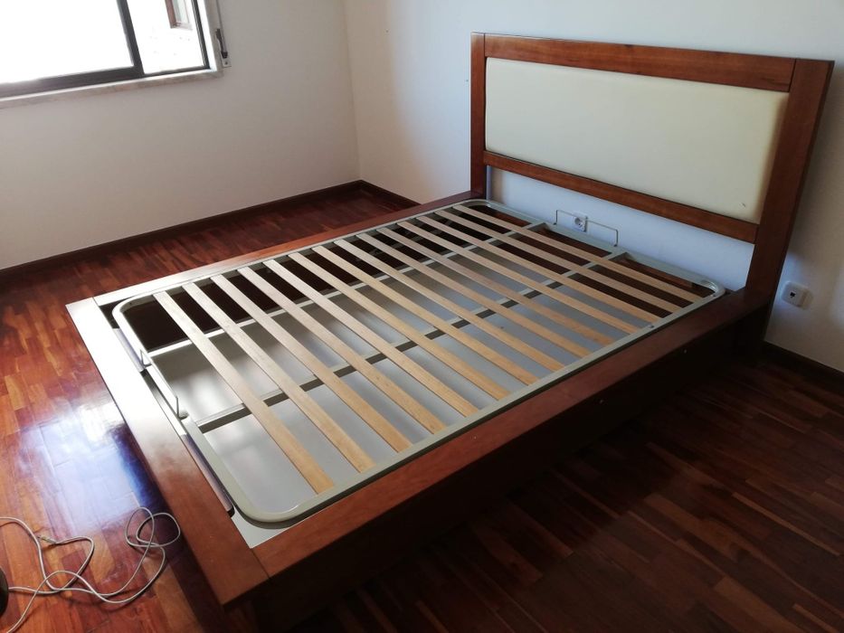 Cama/Sommier  para colchão de 195 × 150