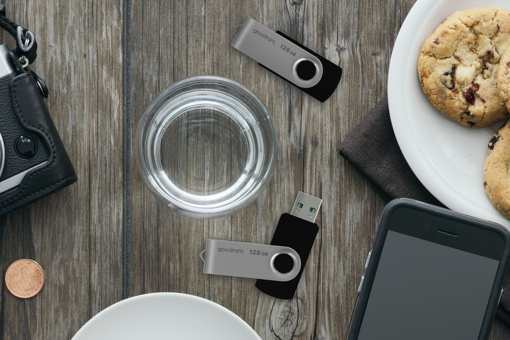 Pendrive GOODRAM UTS3 -  128GB USB 3.2 gen 1 Czarny
