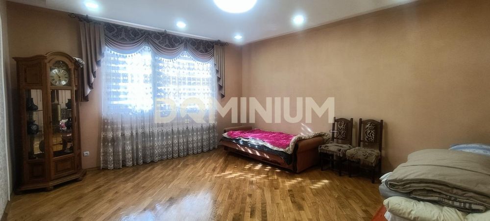 Продаж 3-х поверхового будинку в Рокосові