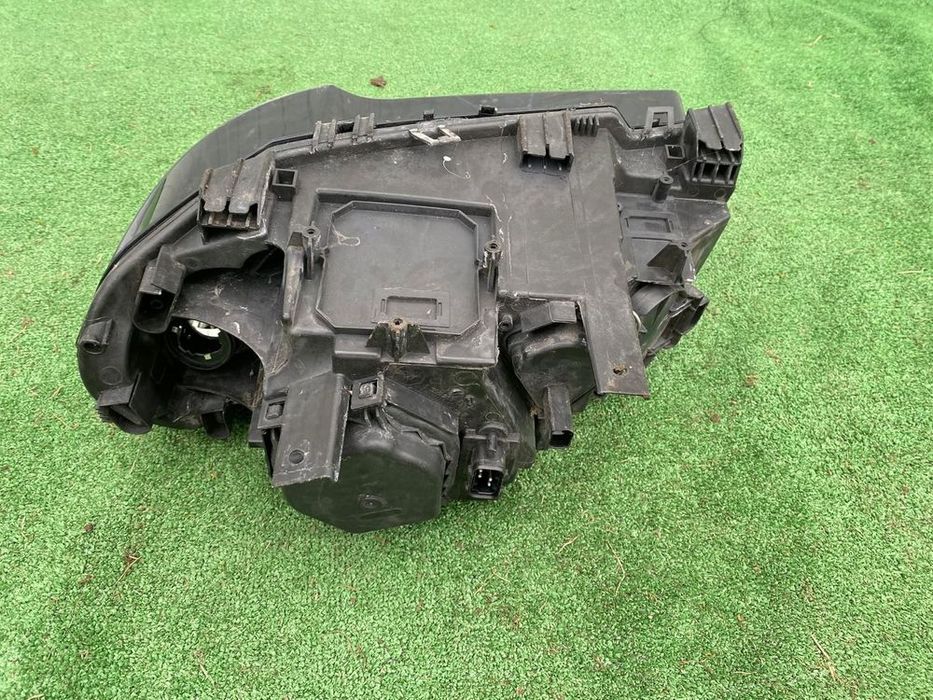 lampa przód prawa bmw x3 e83 uszkodzona