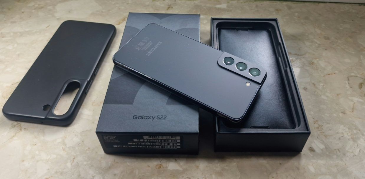 Samsung S22 5G - 8/256Гб, 6.1" офіційний, 2 сім + еСім!