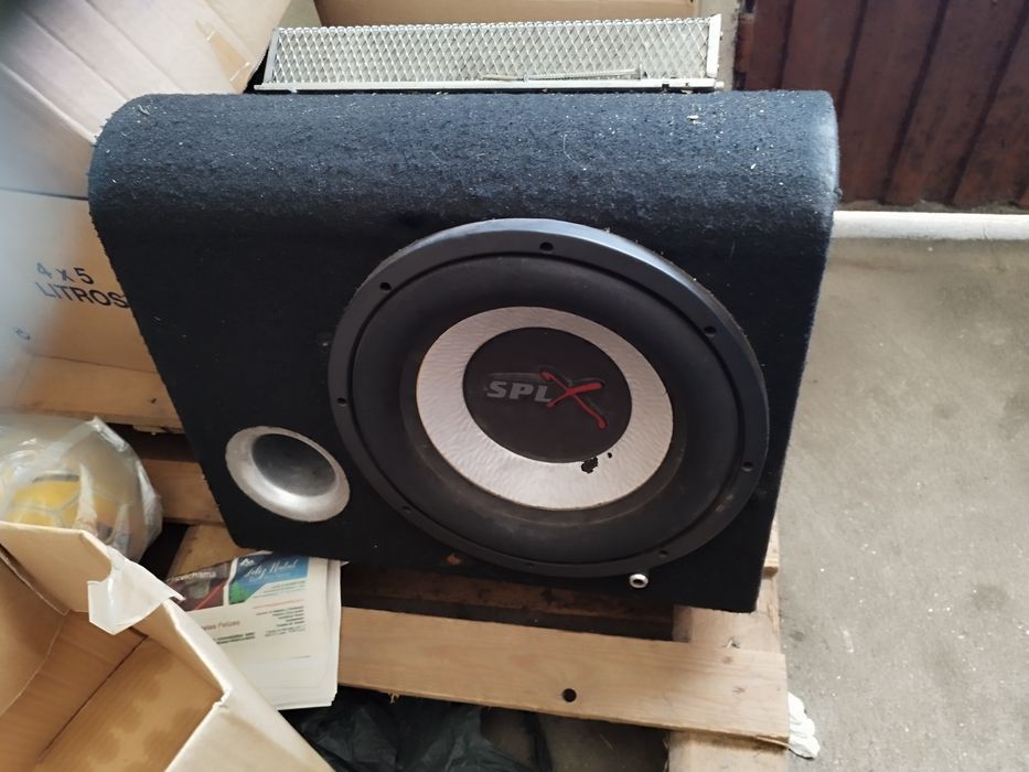 Vendo Subwoofer auto
