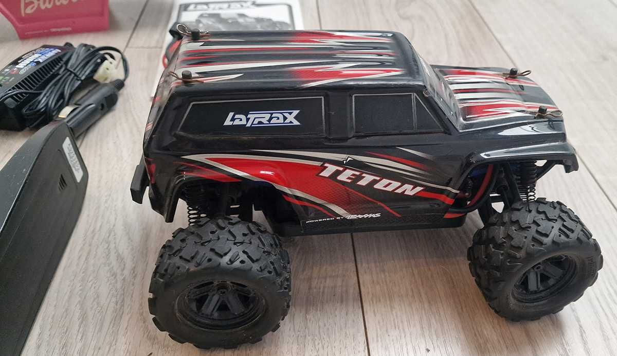 TRAXXAS LaTrax Teton 4WD 1/18 Monster Truck + 2x bateria + karoseria