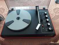 Gramofon-stereo WG 417 ze wzmacniaczem w pełni sprawny.
