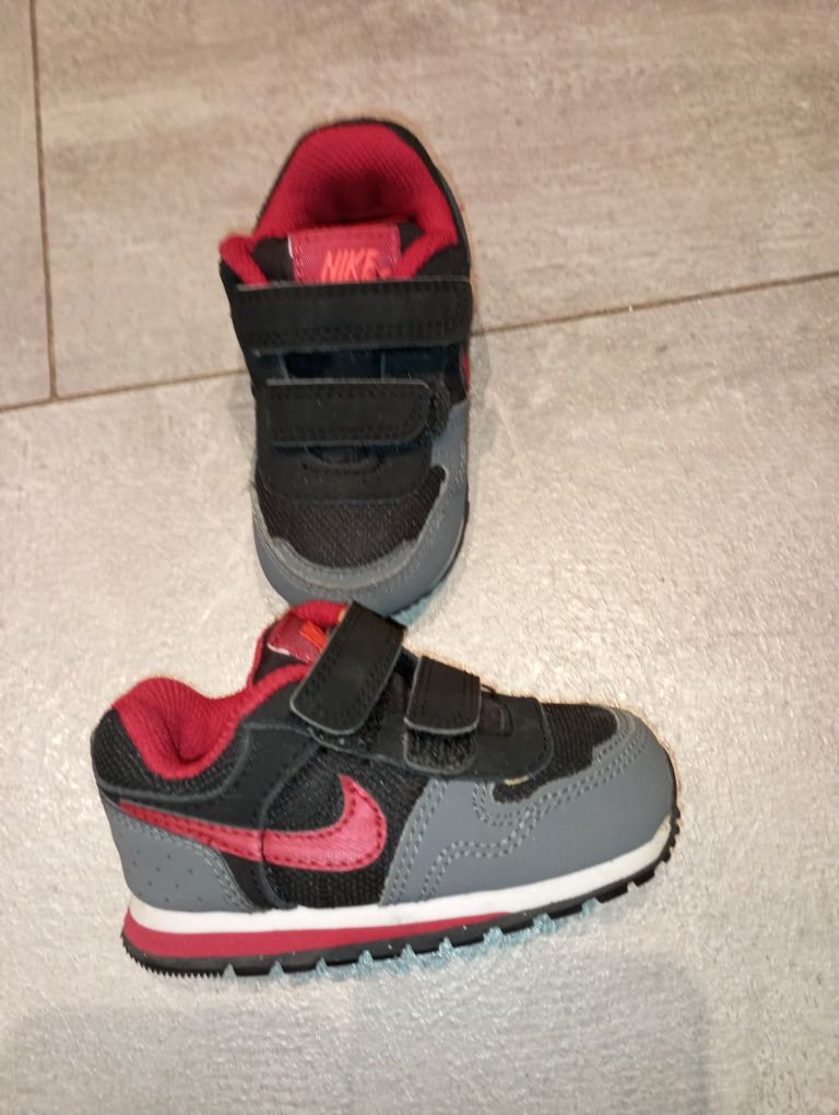 Adidasy Nike dla dziecka na rozmiar 19.5