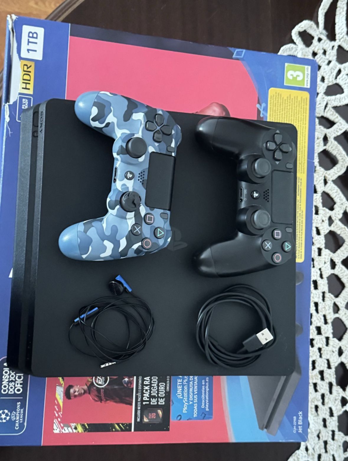 Vendo PS4 de 1Tb