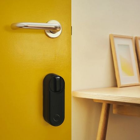 Inteligentny Zamek Yale Linus L2 Czarny Smartlock Smarthome Bluetooth