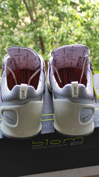 Яркие женские кроссовки Ecco Biom Trainer