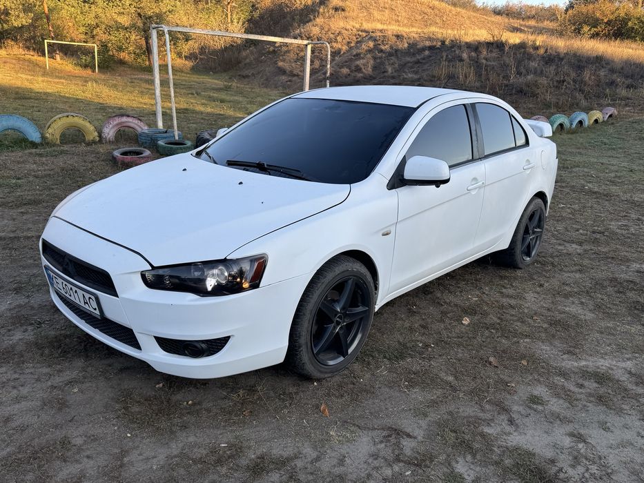 Mitsubishi lancer 10