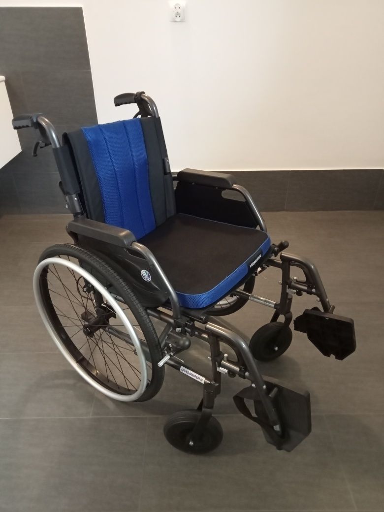 wózek inwalidzki aluminiowy ze stopów lekkich