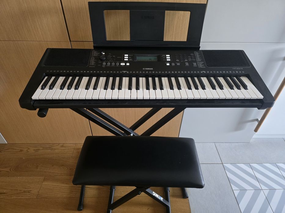 Yamaha PSR-E373 – keyboard / pianino elektroniczne z zasilaczem, staty