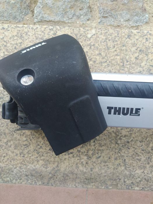 Barras de tejadilho Thule WingBar Edge com suportes. Em ótimo estado.