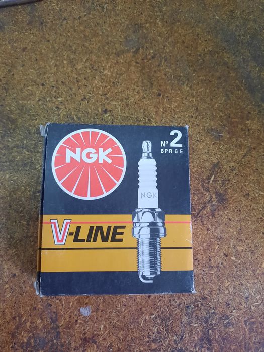 Свічки автомобільні NGK BPR6E