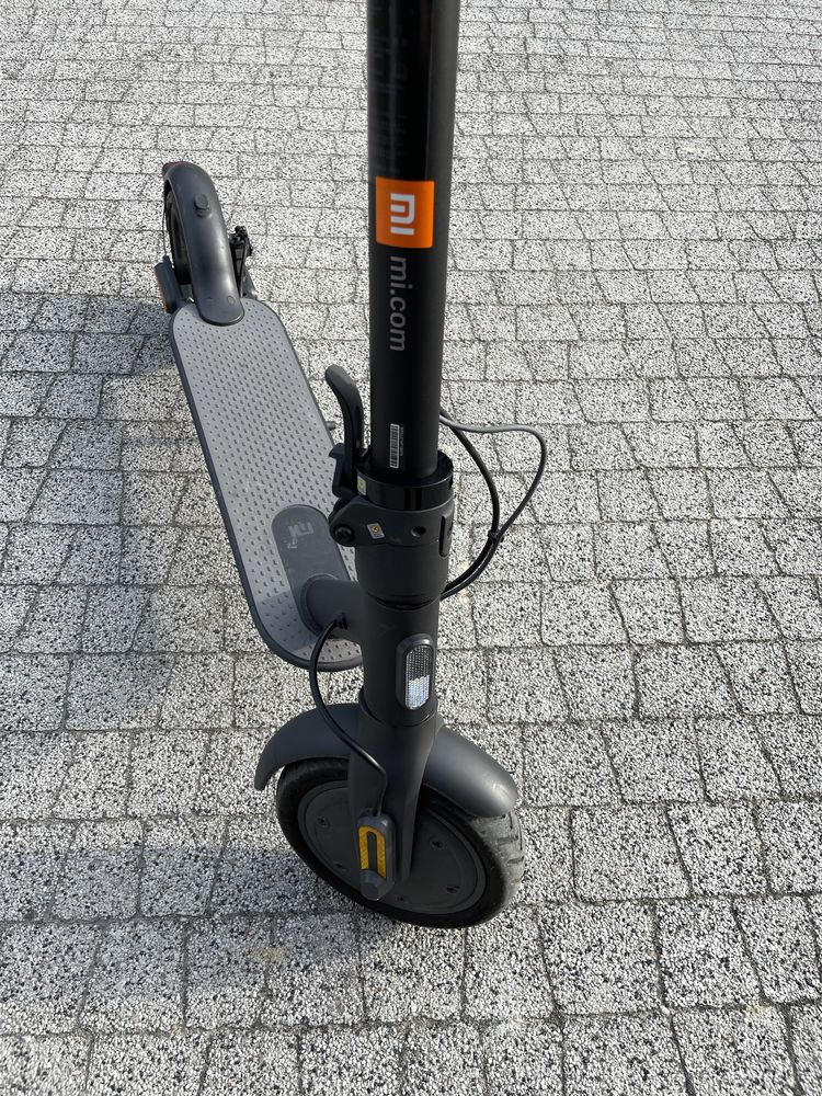 Hulajnoga Xiaomi Mi Electric Scooter Essential 250 W 20 km/h