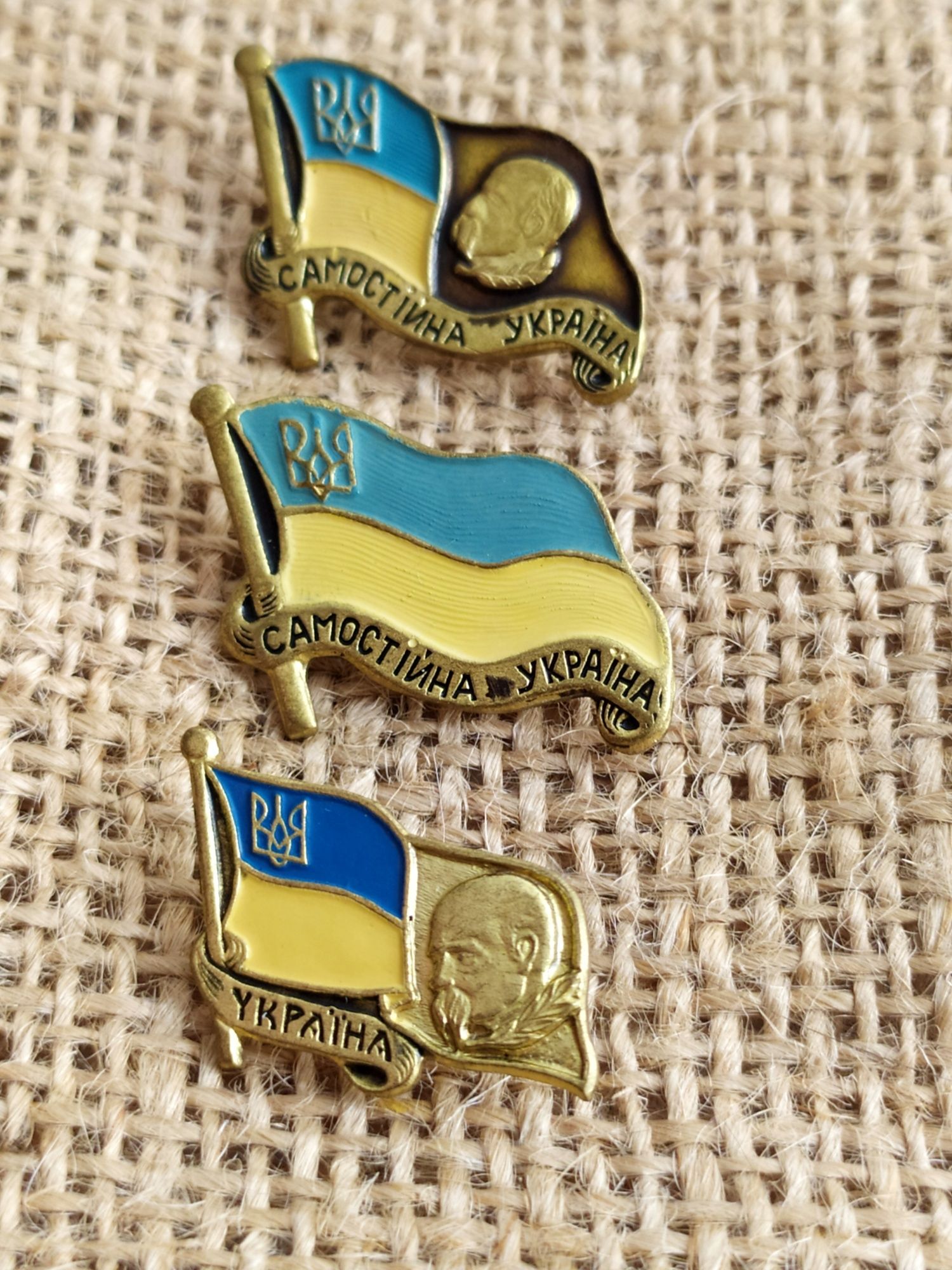 ПАТРІОТИЧНА СИМВОЛІКА значок України винтажный значок флажок Украина