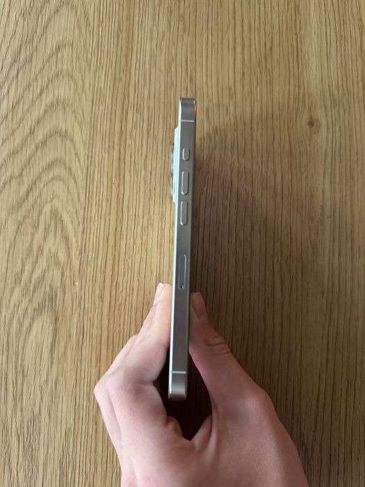iPhone 15 pro stan idealny