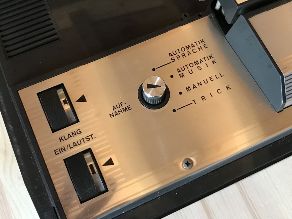 Gravador de fita Grundig TK 145 de luxe