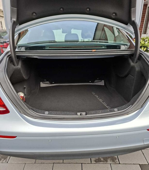 Mercedes E 220 Diesel Exclusive Automático