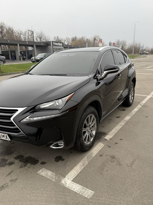 Автомобіль Lexus NX 200T